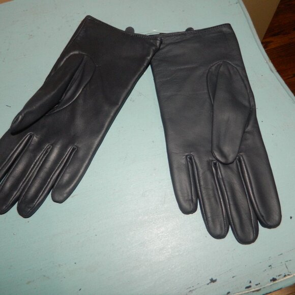 Mark & Graham Ladies Leather Bow Gloves Black Sz M/L (TT-24) - Picture 2 of 3